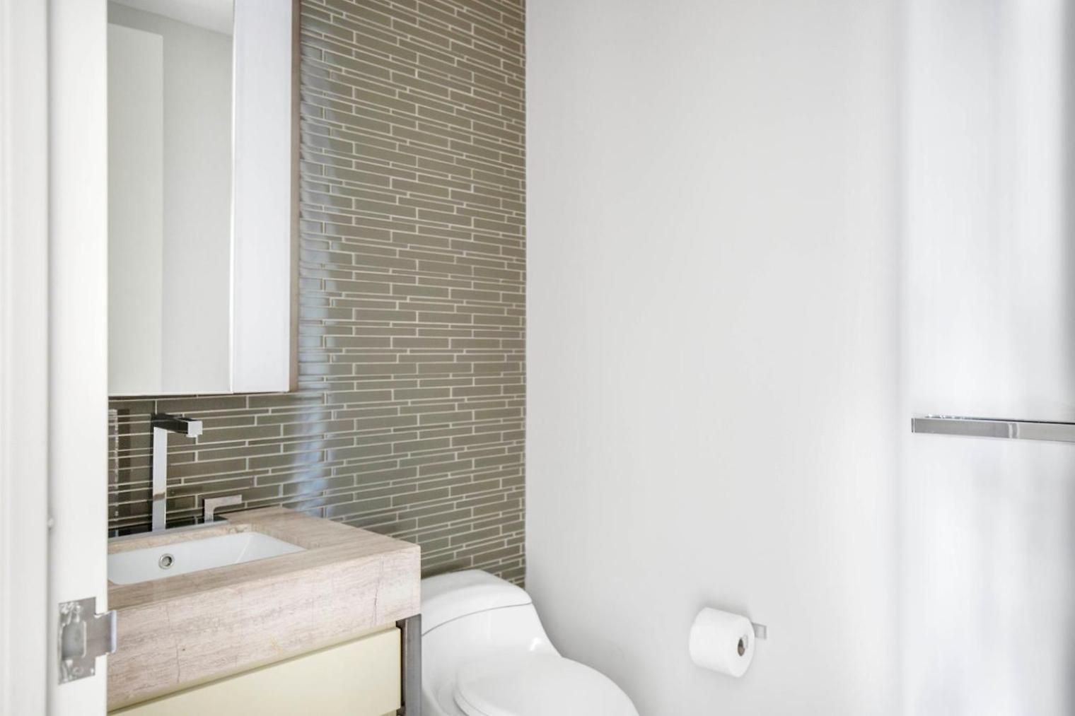 Apartment Fidi 1br W Roofdeck Gym Doorman Nr St Nyc-251 *
