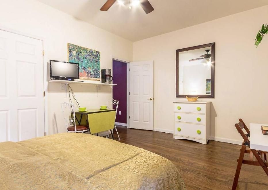 Spacious Garden Duplex 2 Bdrm Apartment New York