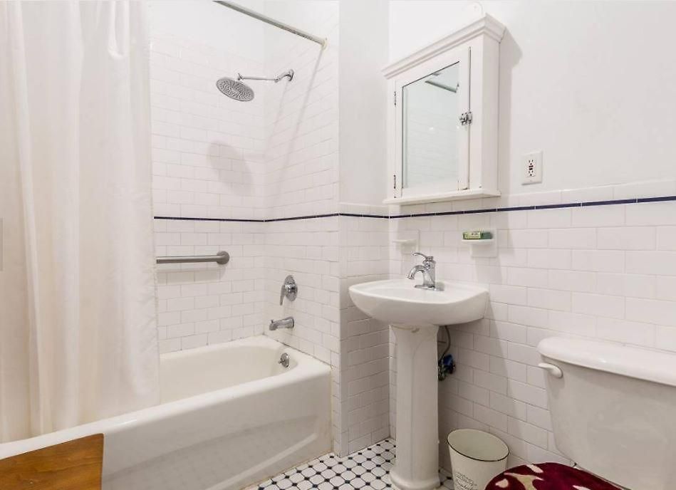 Spacious Garden Duplex 2 Bdrm Apartment *