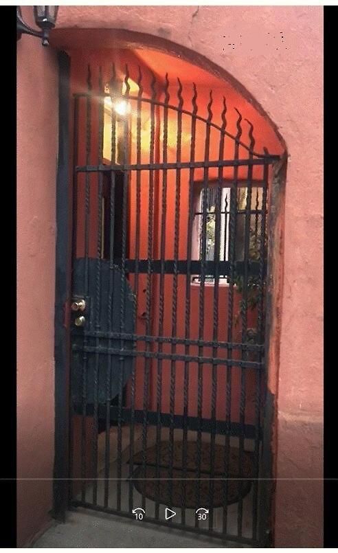 Spacious Garden Duplex 2 Bdrm Apartment *