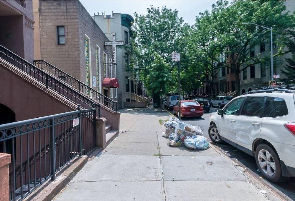 Spacious Garden Duplex 2 Bdrm New York