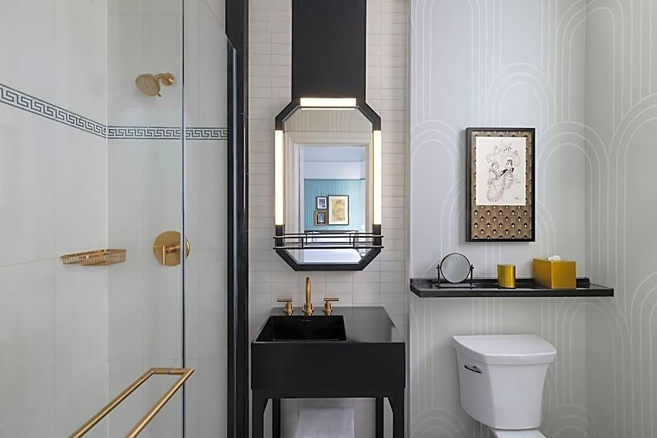 The Algonquin Times Square, Autograph Collection 4*