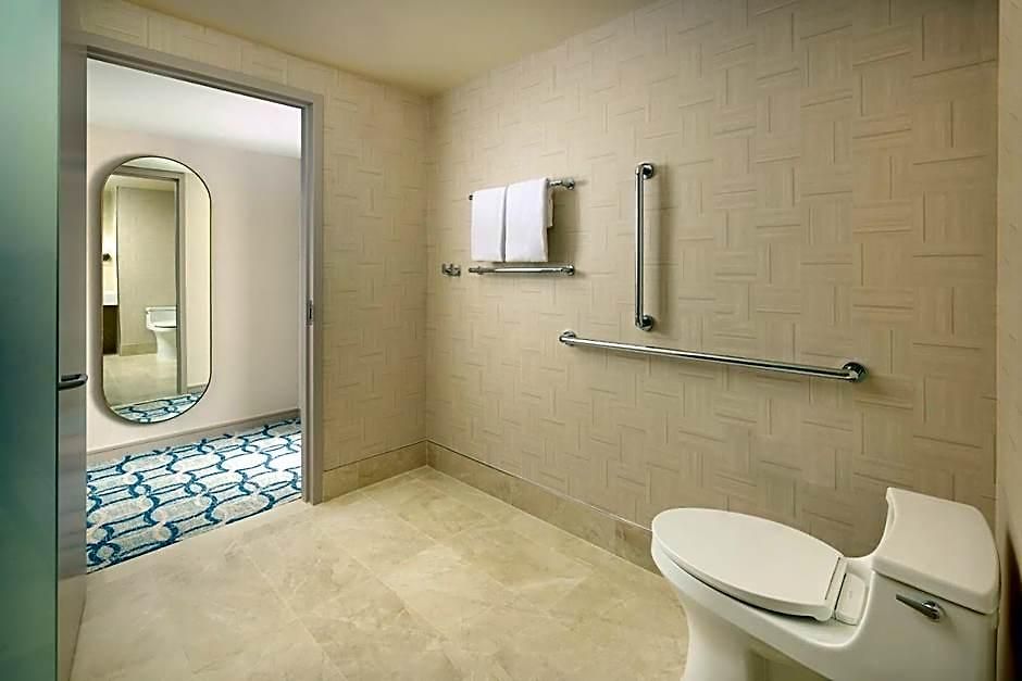 Millennium Premier Times Square Hotel 4*