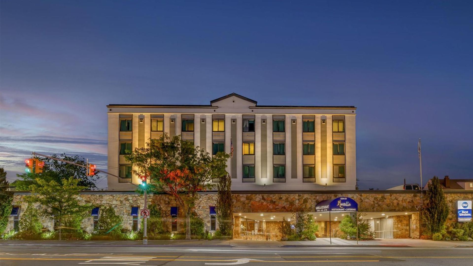 Hotel Western Queens Gold Coast 3*