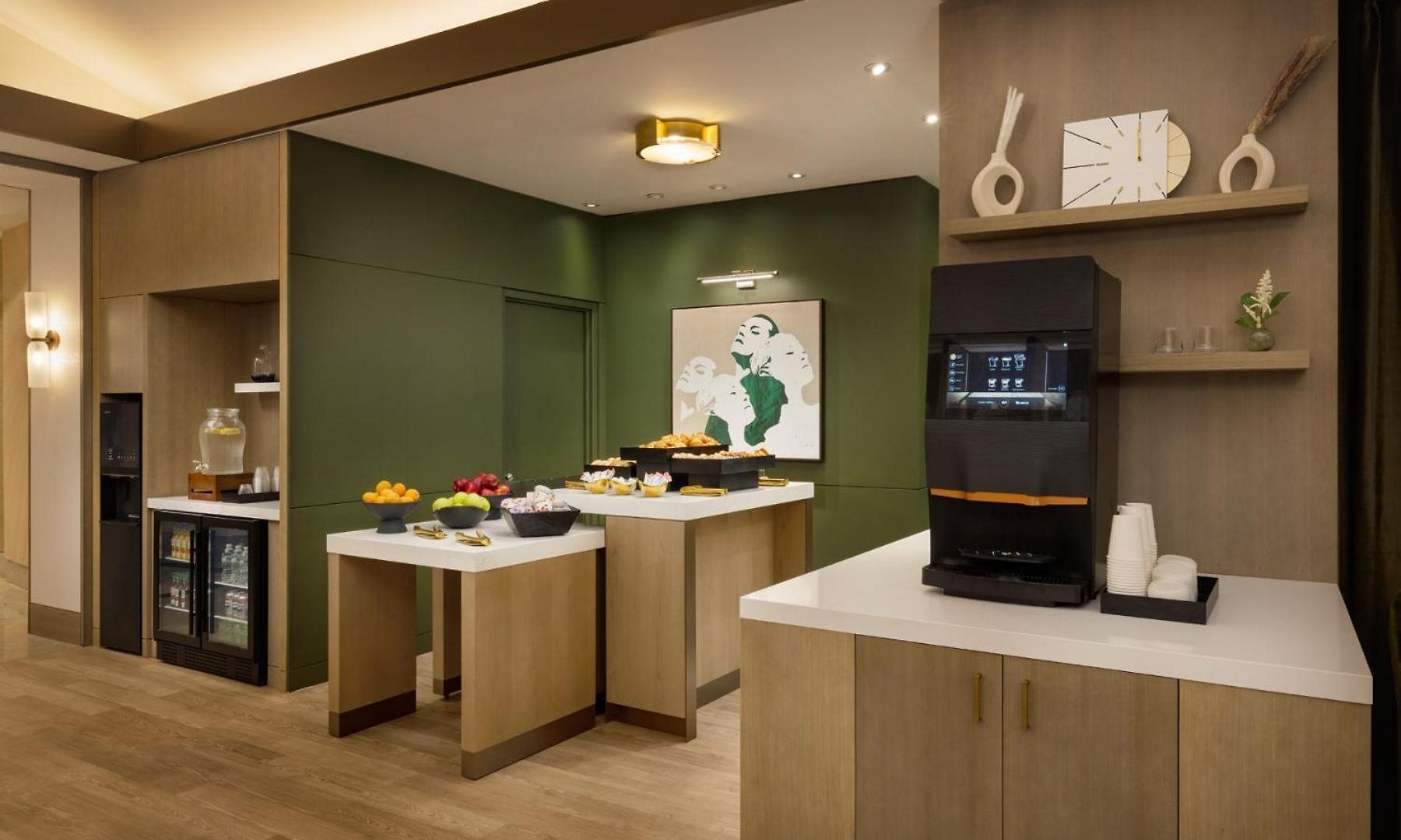 Millennium Premier Times Square Hotel 4*