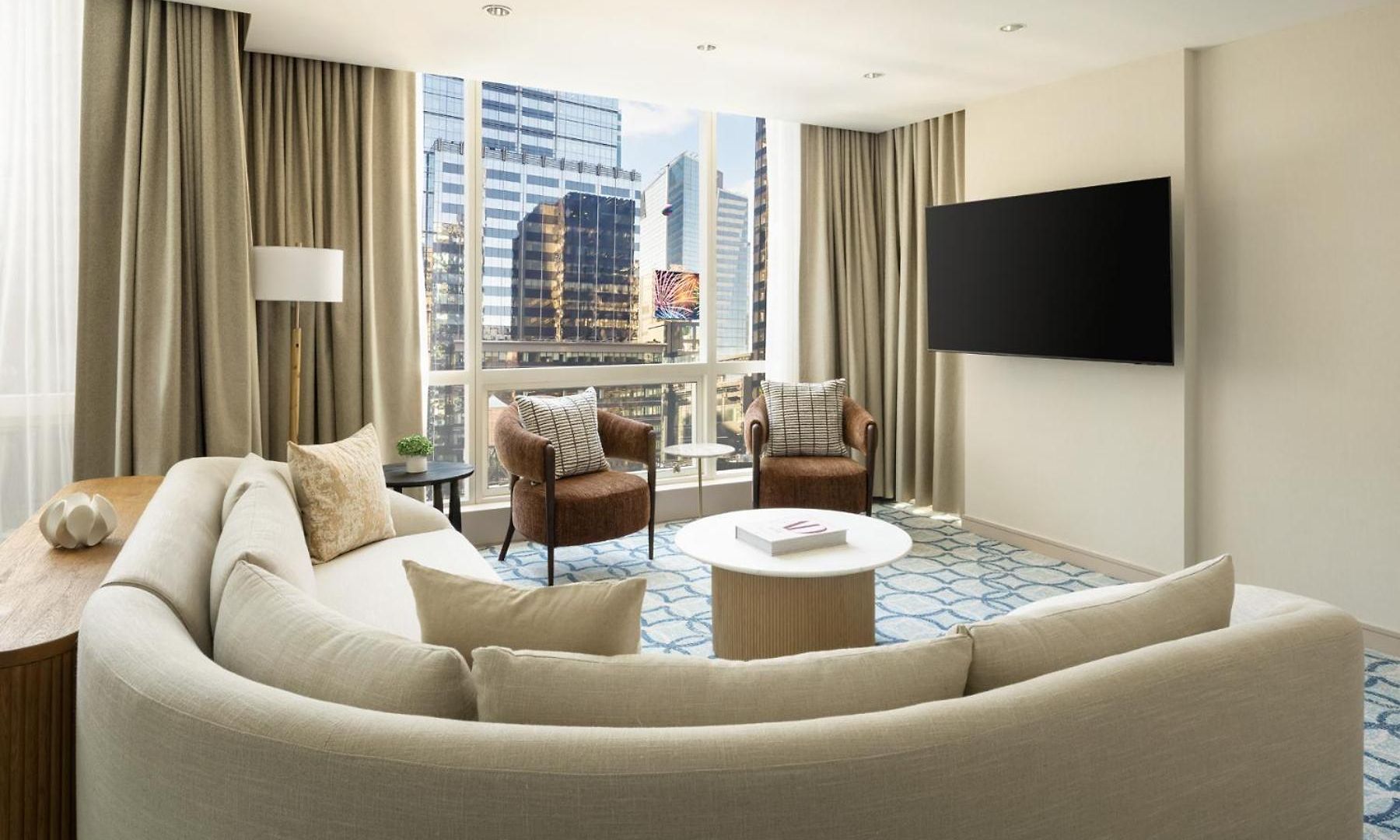 Millennium Premier Times Square Hotel 4*