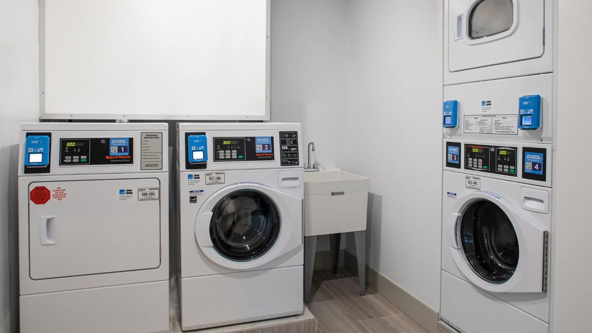 Hotel Express & Woodside Laguardia Airport 3*