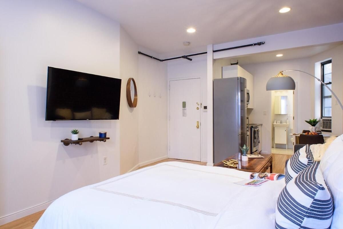 83-3w Ues Park Newly Furnished Xl New York