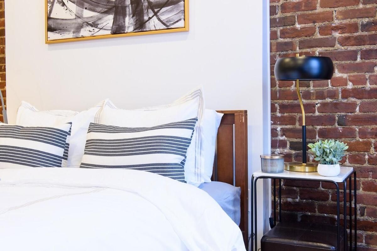 Apartment 83-3w Ues Park Newly Furnished Xl New York