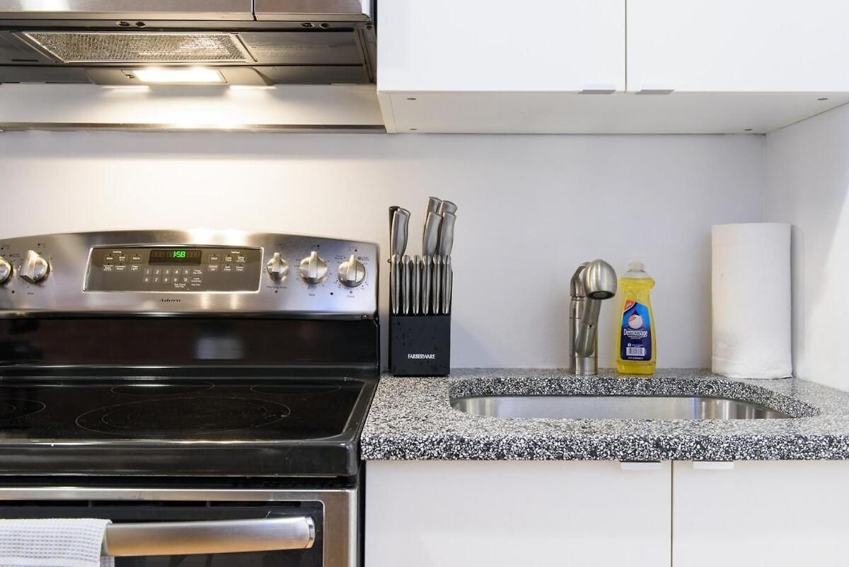 83-3w Ues Park Newly Furnished Xl *