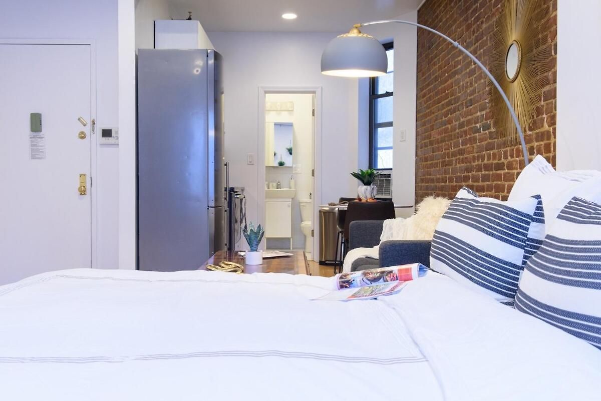 83-3w Ues Park Newly Furnished Xl * New York