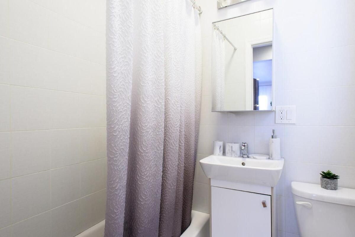 83-3w Ues Park Newly Furnished Xl * New York