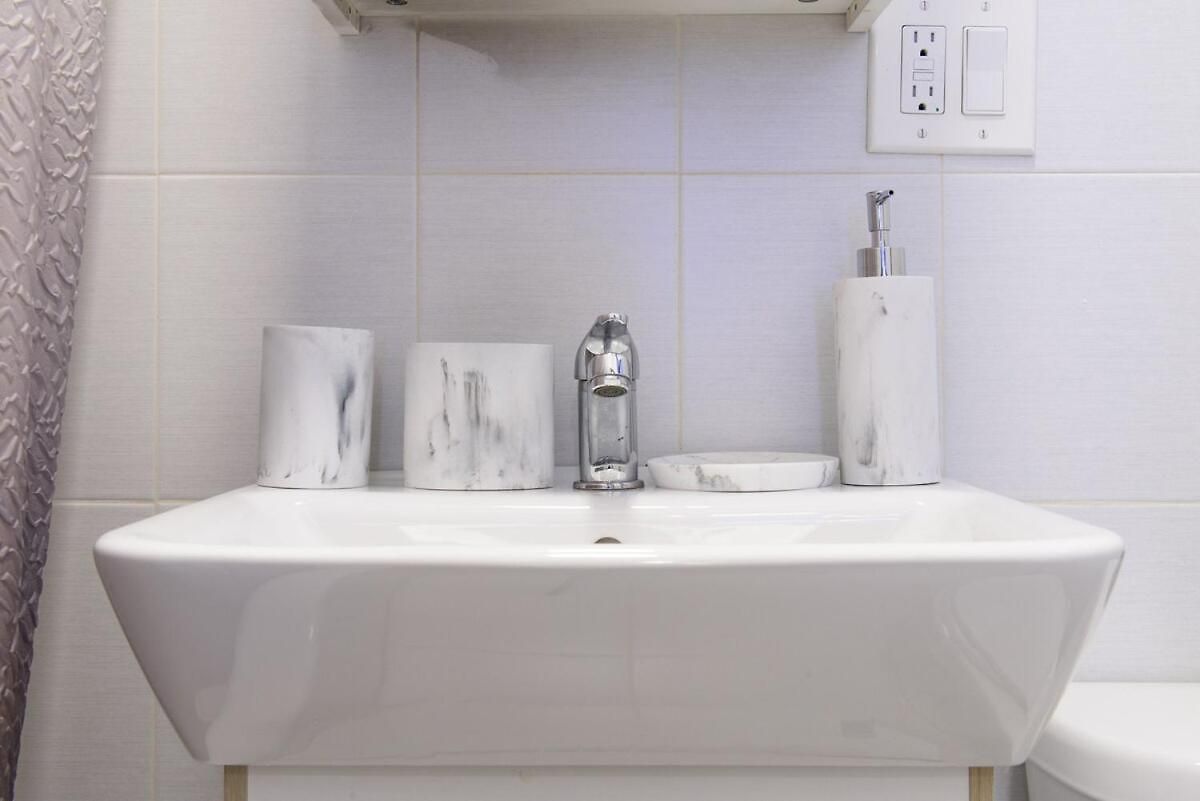 83-3w Ues Park Newly Furnished Xl Apartment