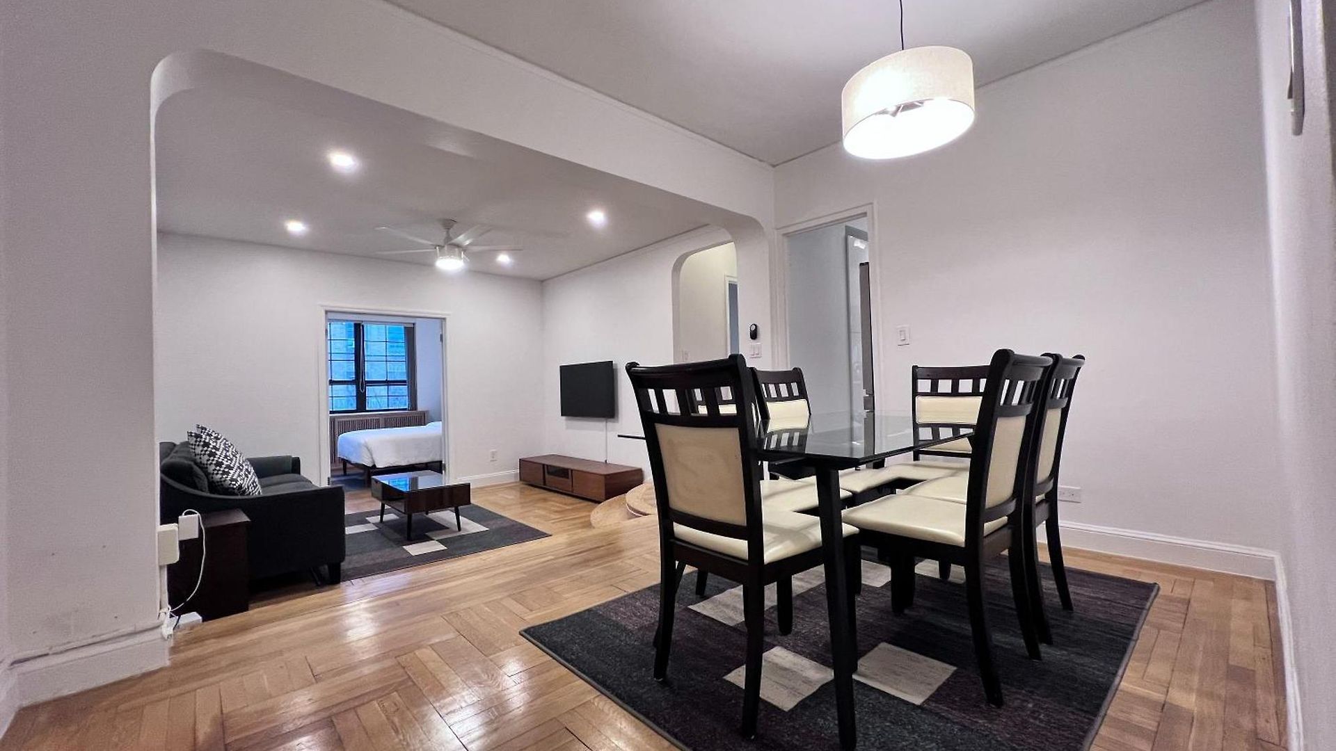 Chelsmore Apartment