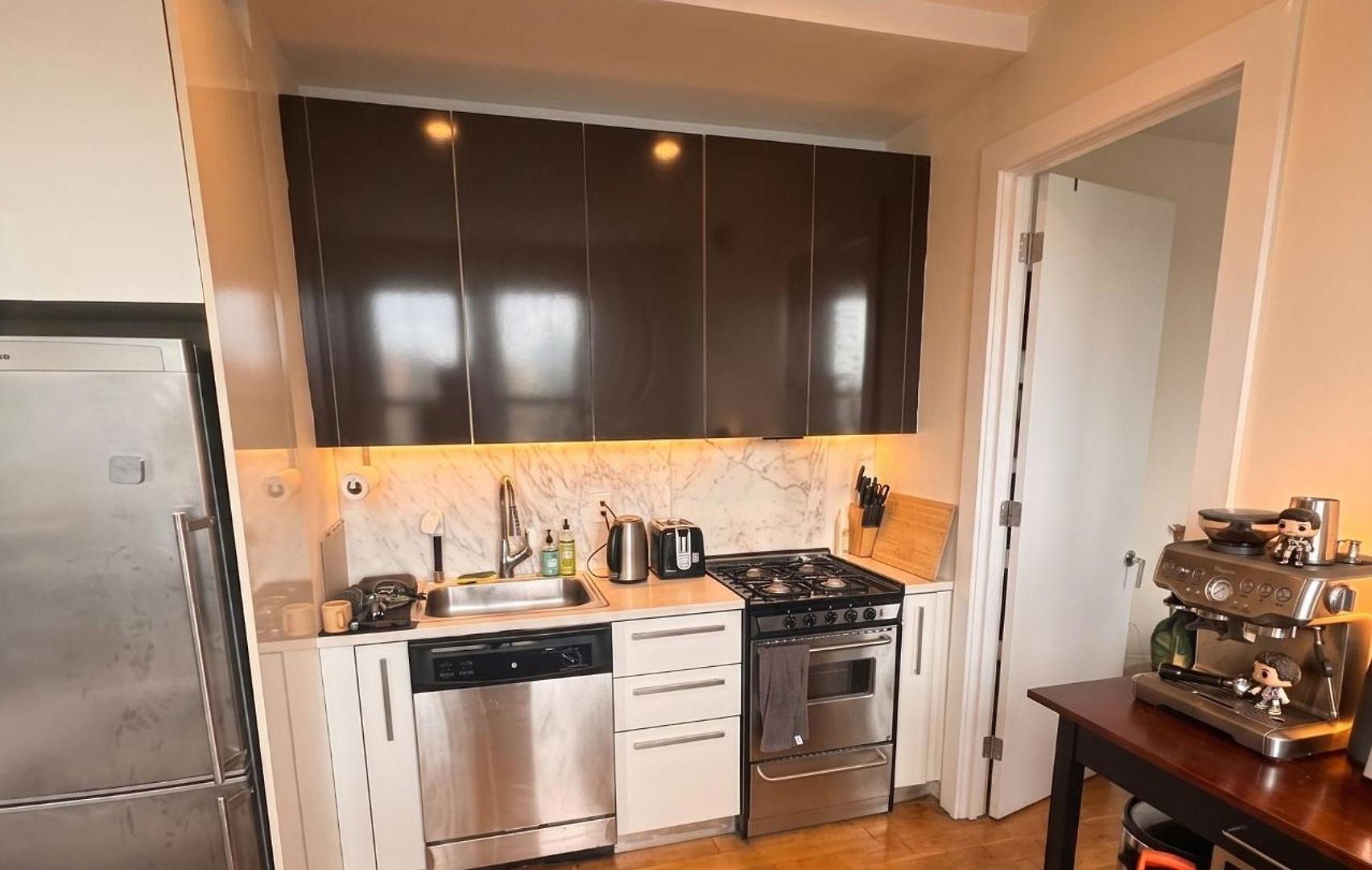Apartment Trendy Williamsburg Oasis - Ac, Fast Wi-fi & Dishwasher *
