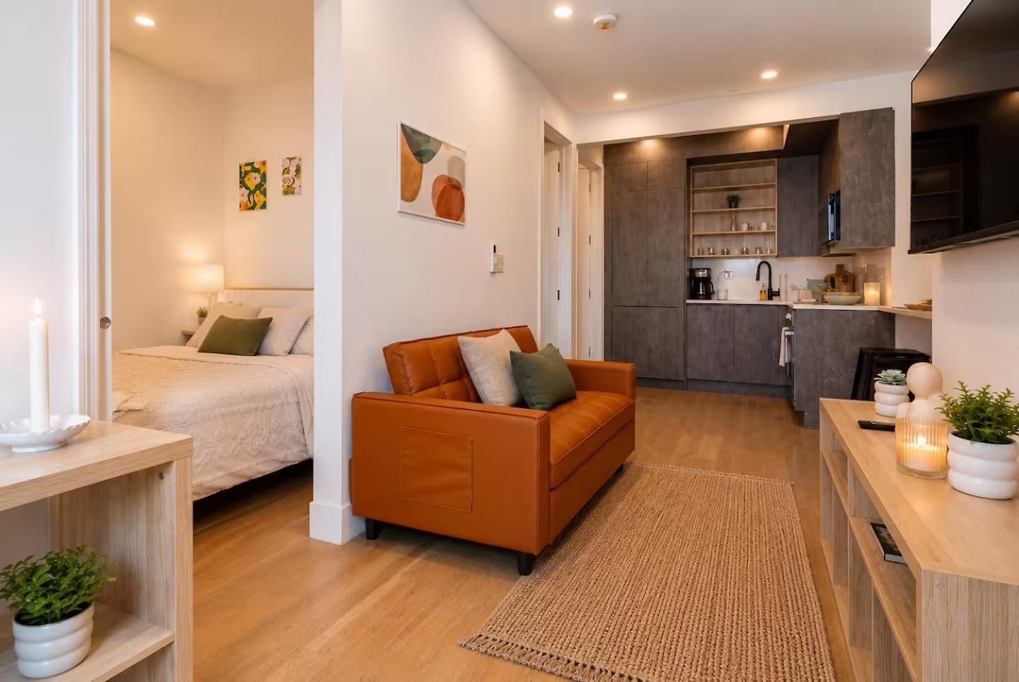 Cozy With Balcony&washer Close To Train Apartment *