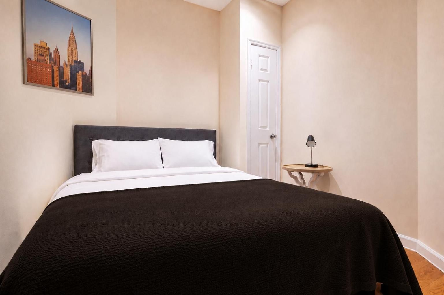 4 Bedroom Paradise Next To Park Apartment *
