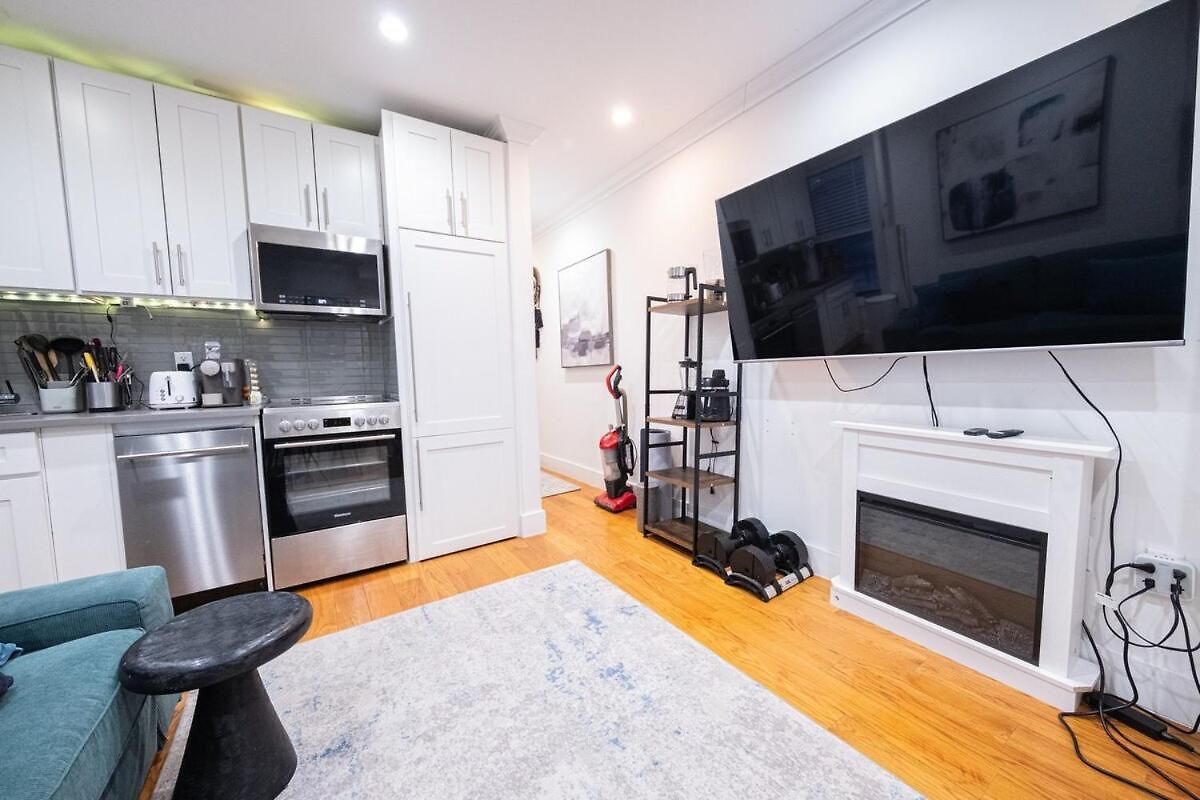 Apartment 2br Near Mount Sinai & Metropolitan Hospitals New York
