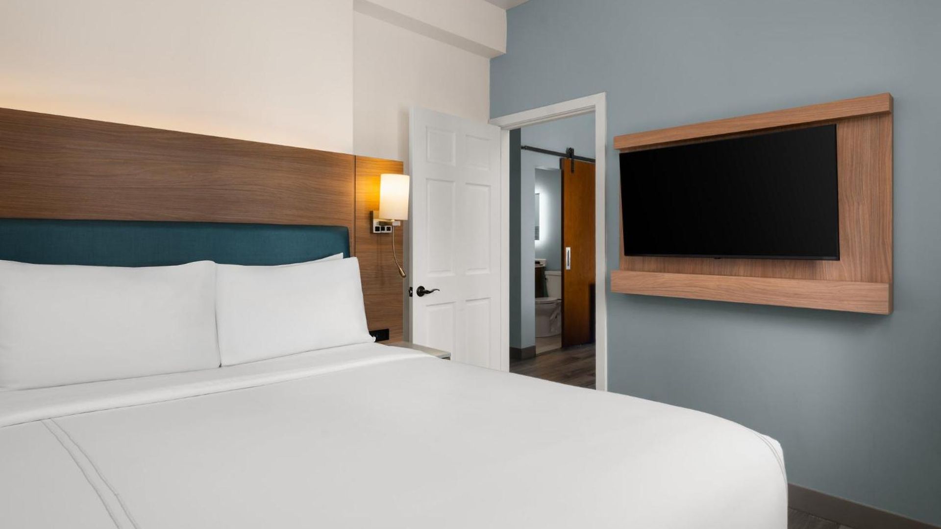Even Long Island - By Ihg 3*