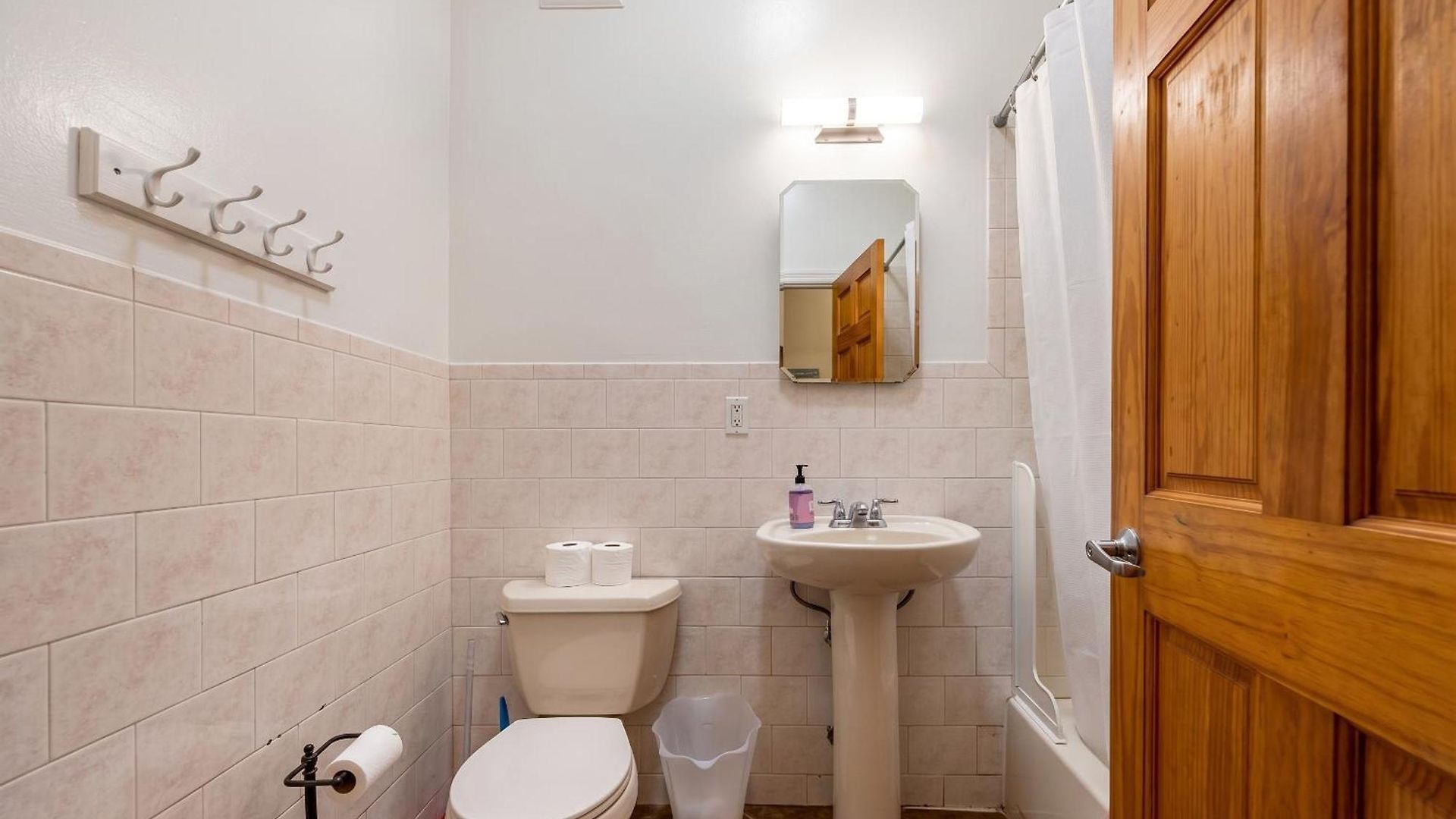 Spacious 1-bedroom Retreat In Harlem Apartment *