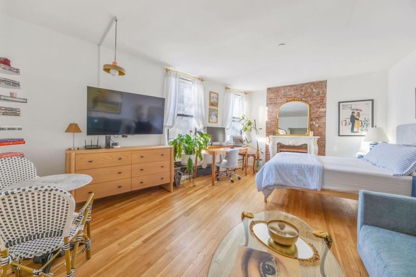 Cozy West Village Hudson River Views *