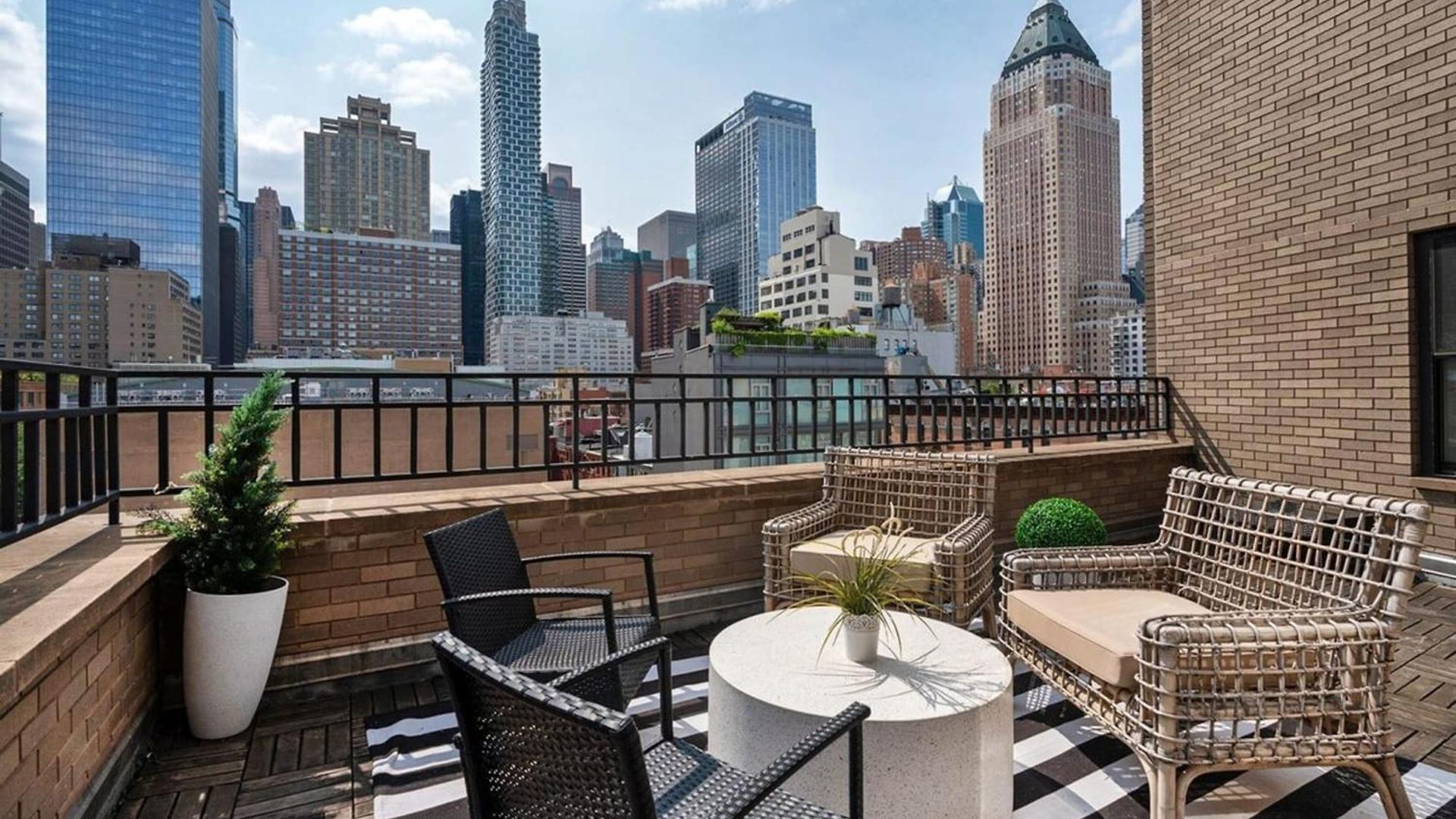 809 Midtown * New York