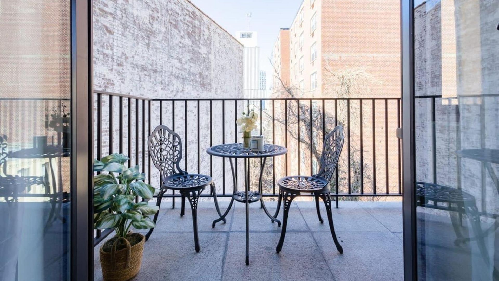 Apartment 809 Midtown