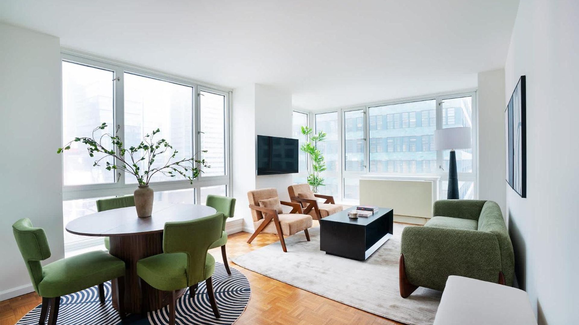 43-20a Newly Furnished 1br- Full Service Doorman Laundry Gym Business Center Apartment New York