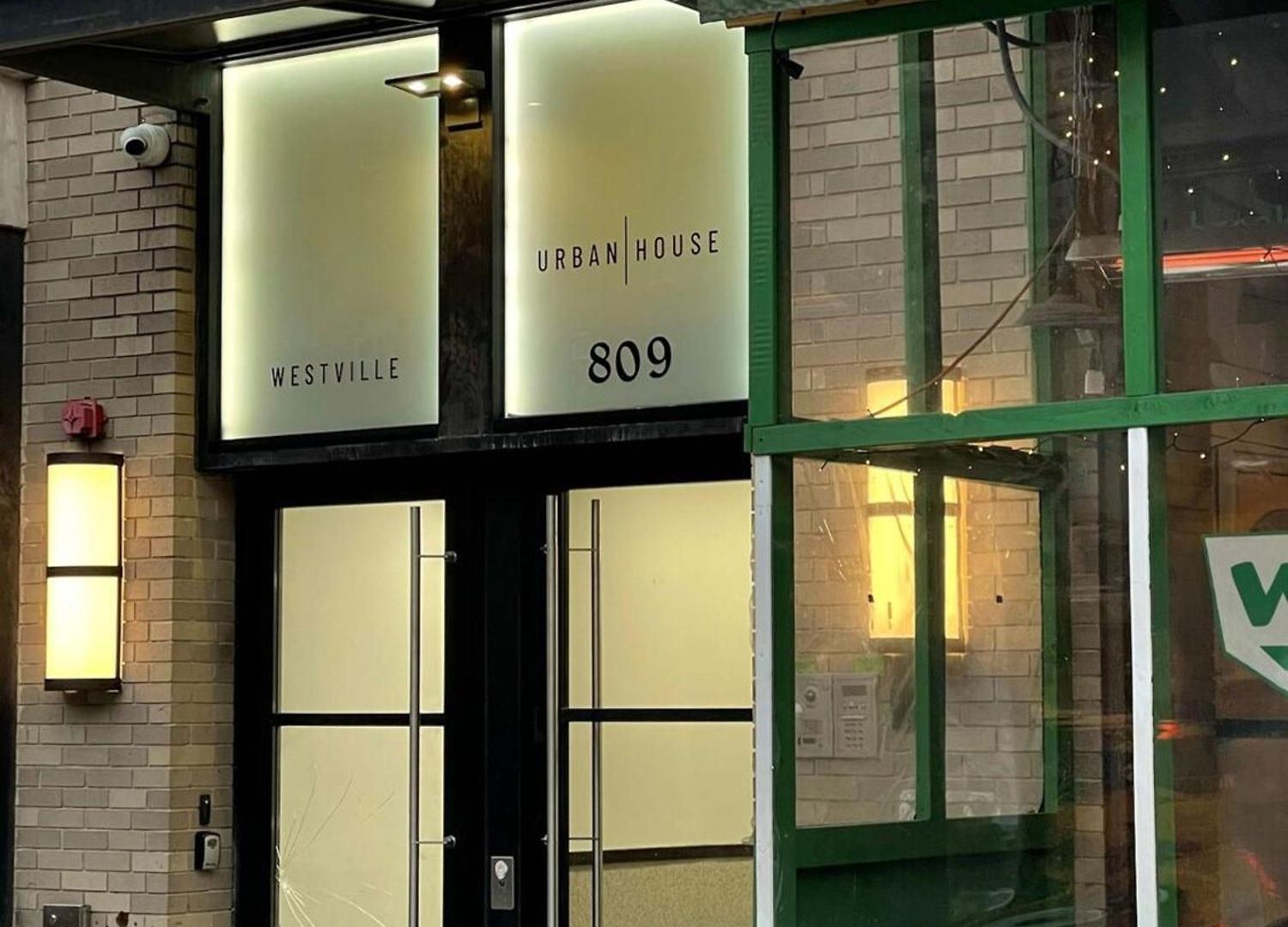 809 Midtown * New York