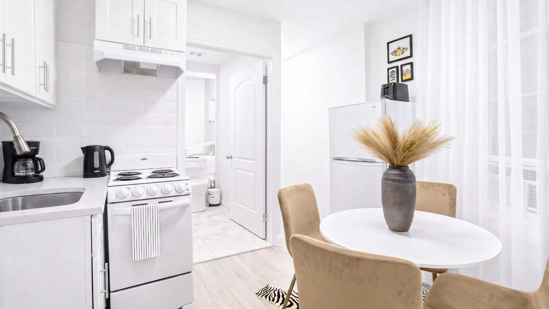 2 Bedroom Unit In Location Apartment