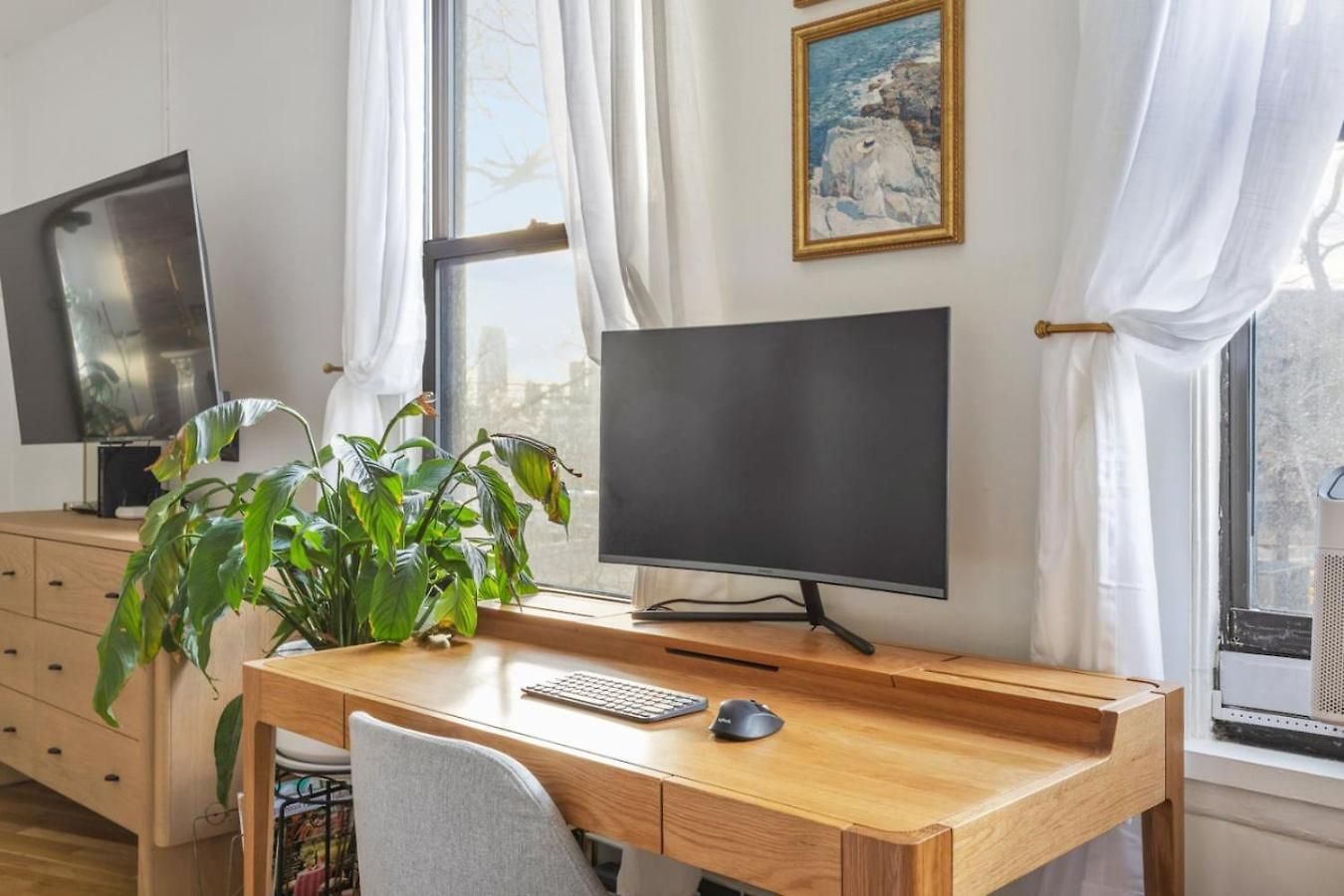 Cozy West Village Hudson River Views