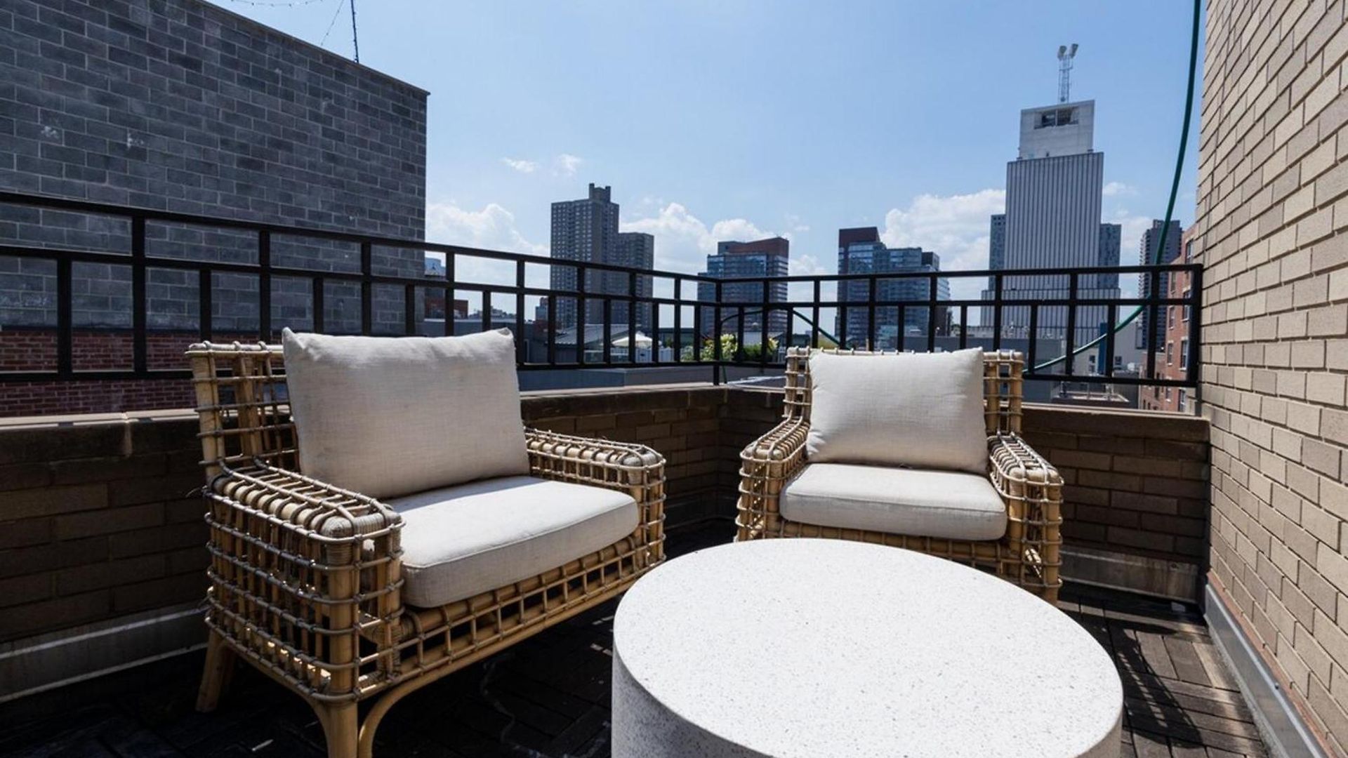 Apartment 809 Midtown *