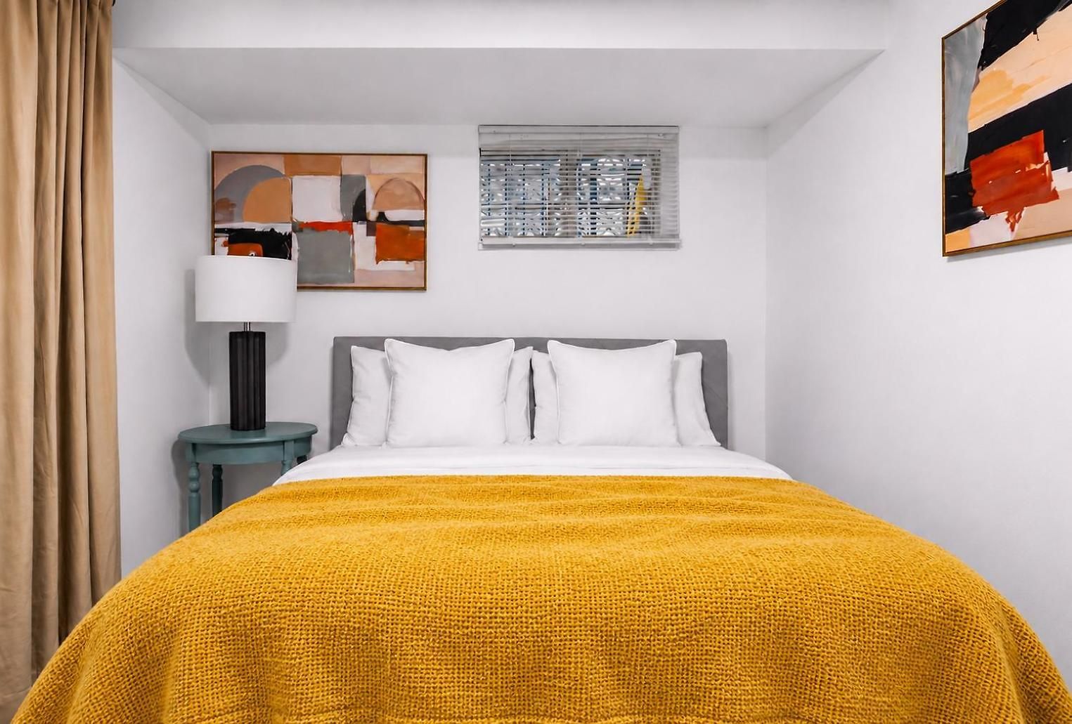 Apartment 2 Bedroom Manhattan Beachfront