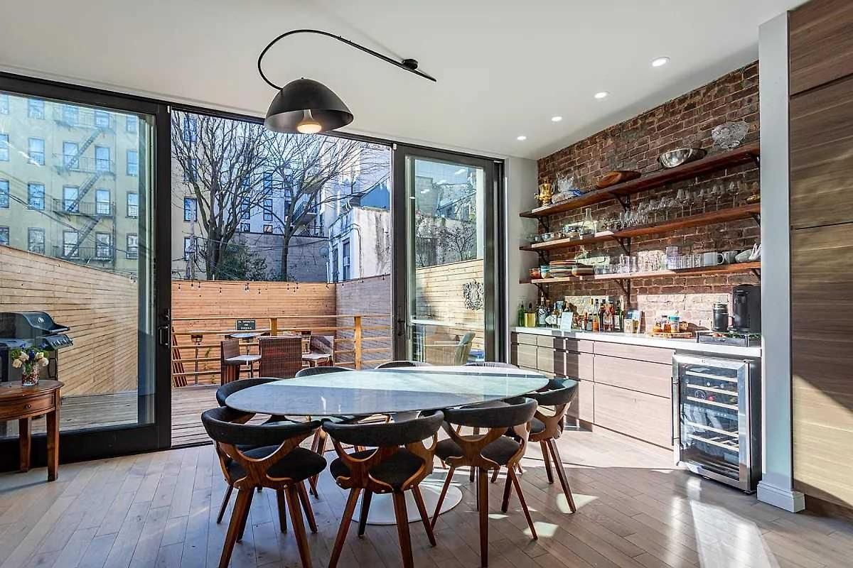 Williamsburg Townhouse 3br Townhouse With Private Garden New York