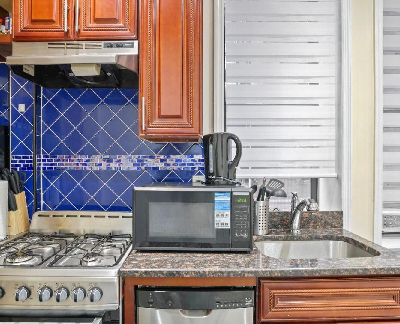 Apartment 2 Bedroom Stylish Getaway *