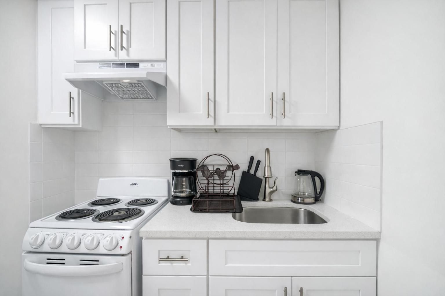 1 Bd Unit In Location Apartment *