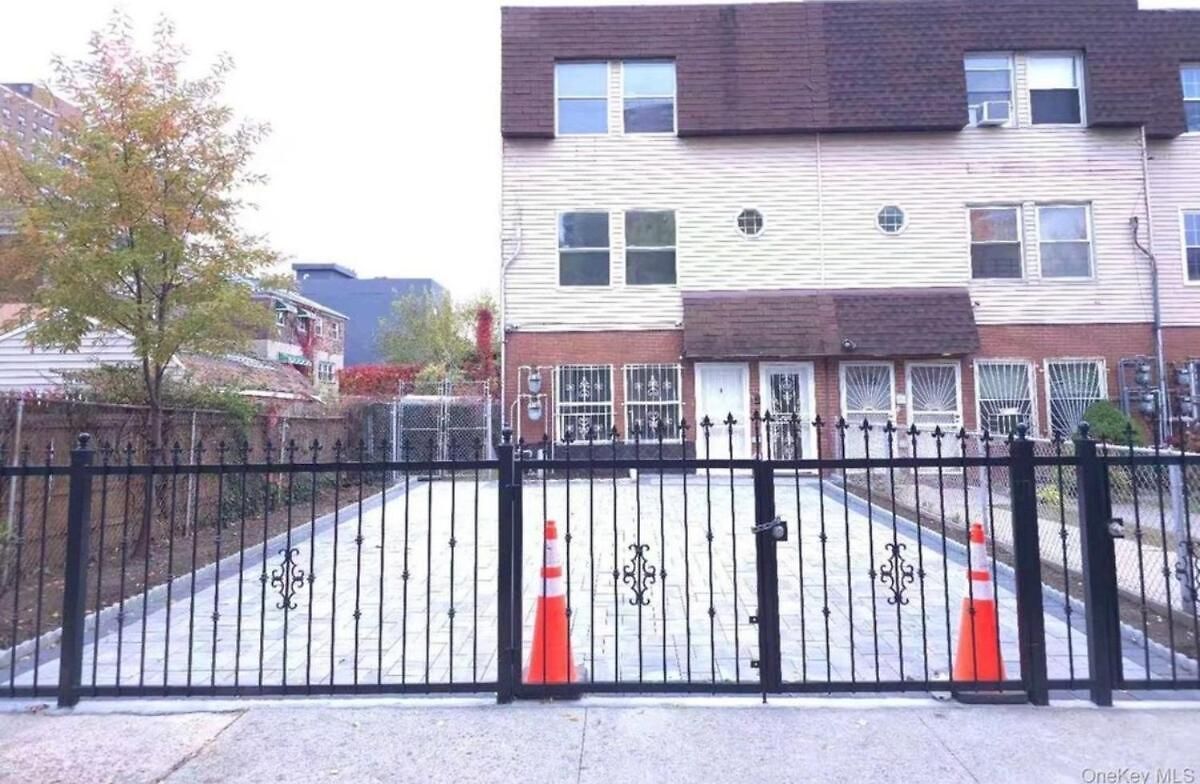 Guest house Private & Bath In Bronx *