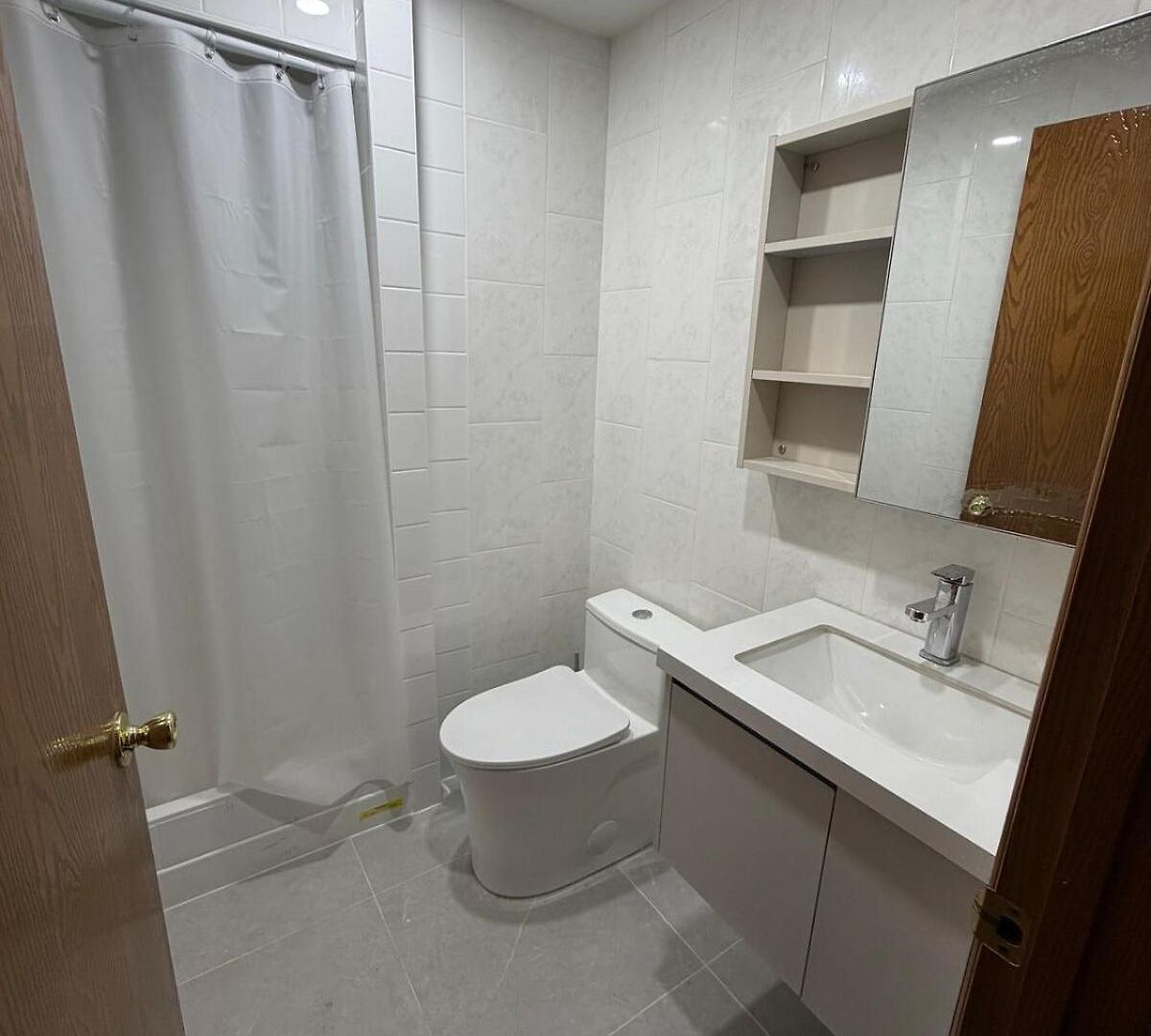 Private & Bath In Bronx New York