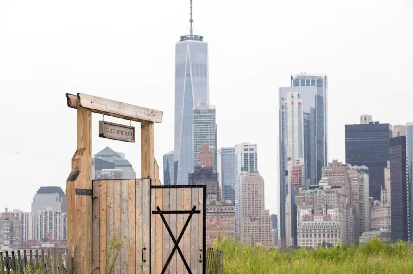 Tranquil Glamping Retreat With Harbor Breezes Near Lower Manhattan, New York, New York.