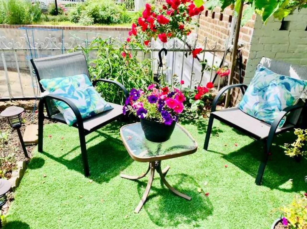 Lga 5 Mins, 3 Bedrooms Duplex Private House With Backyard !