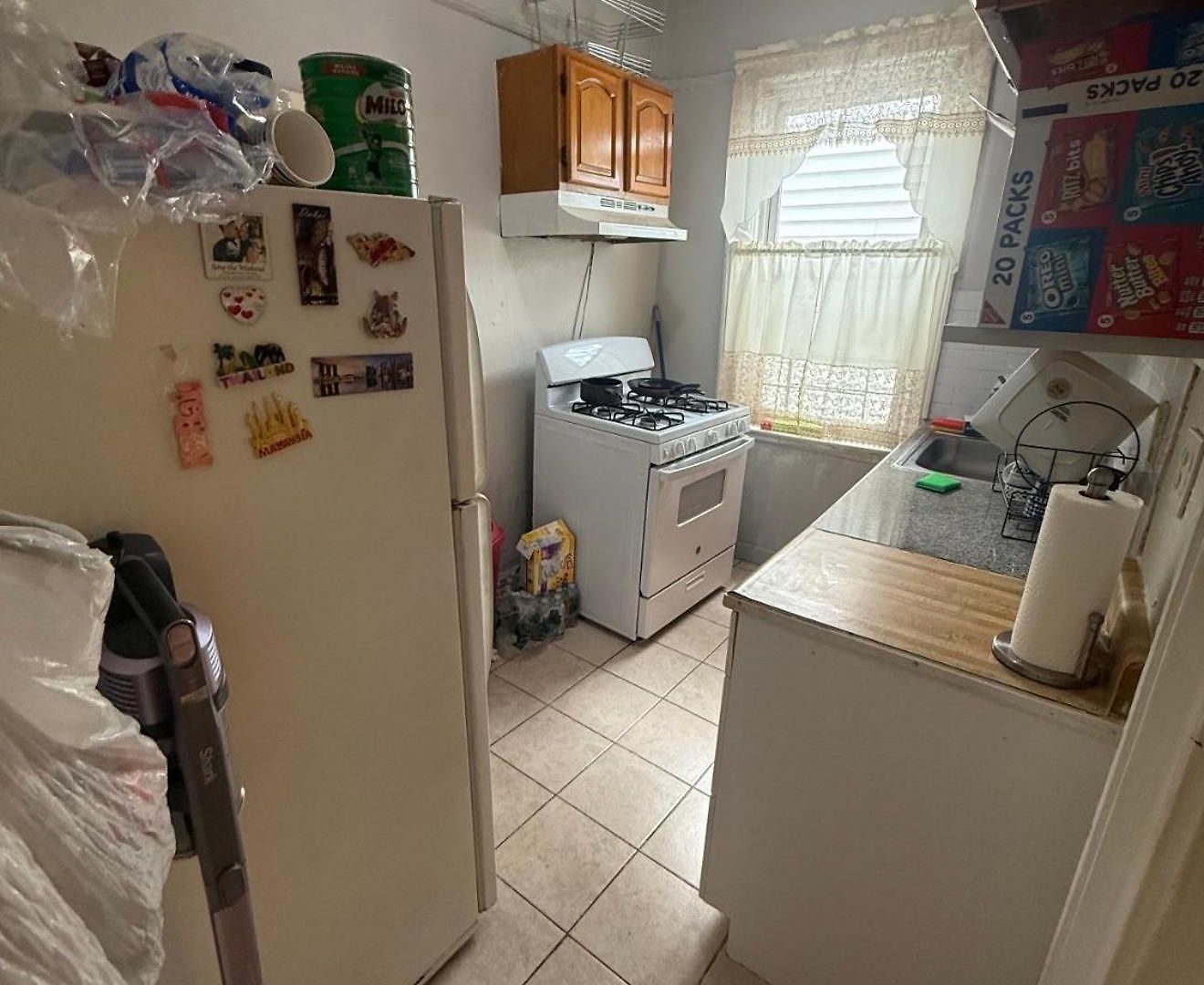 Cozy One Bedroom With Share Kitchen And Bathroom And Living Area Homestay