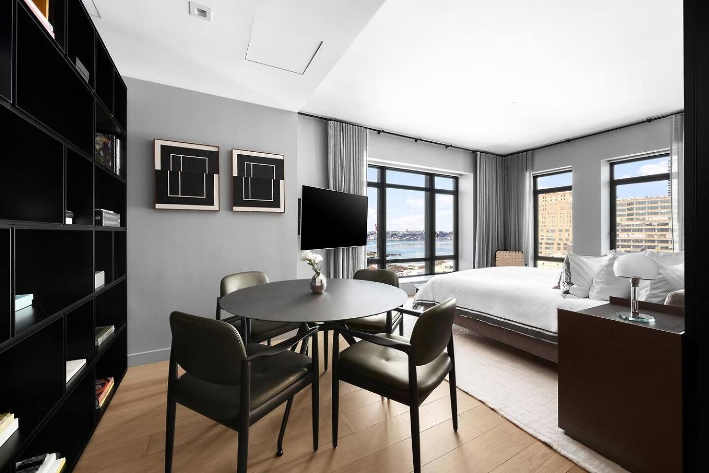Cozy With Scenic View New York