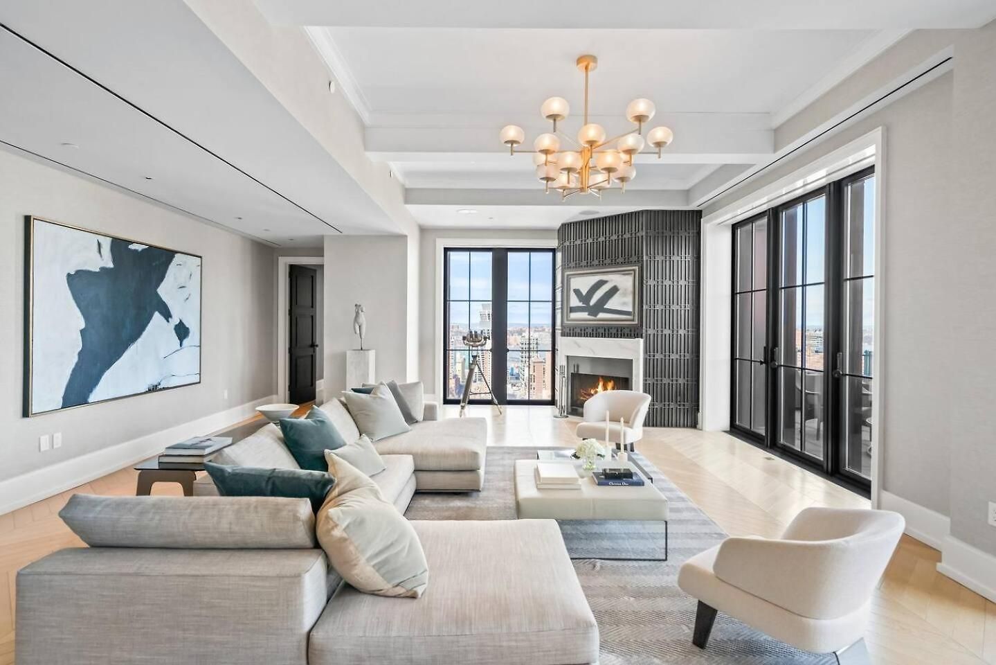 Penthouse Modern Spacious Bedrooms *