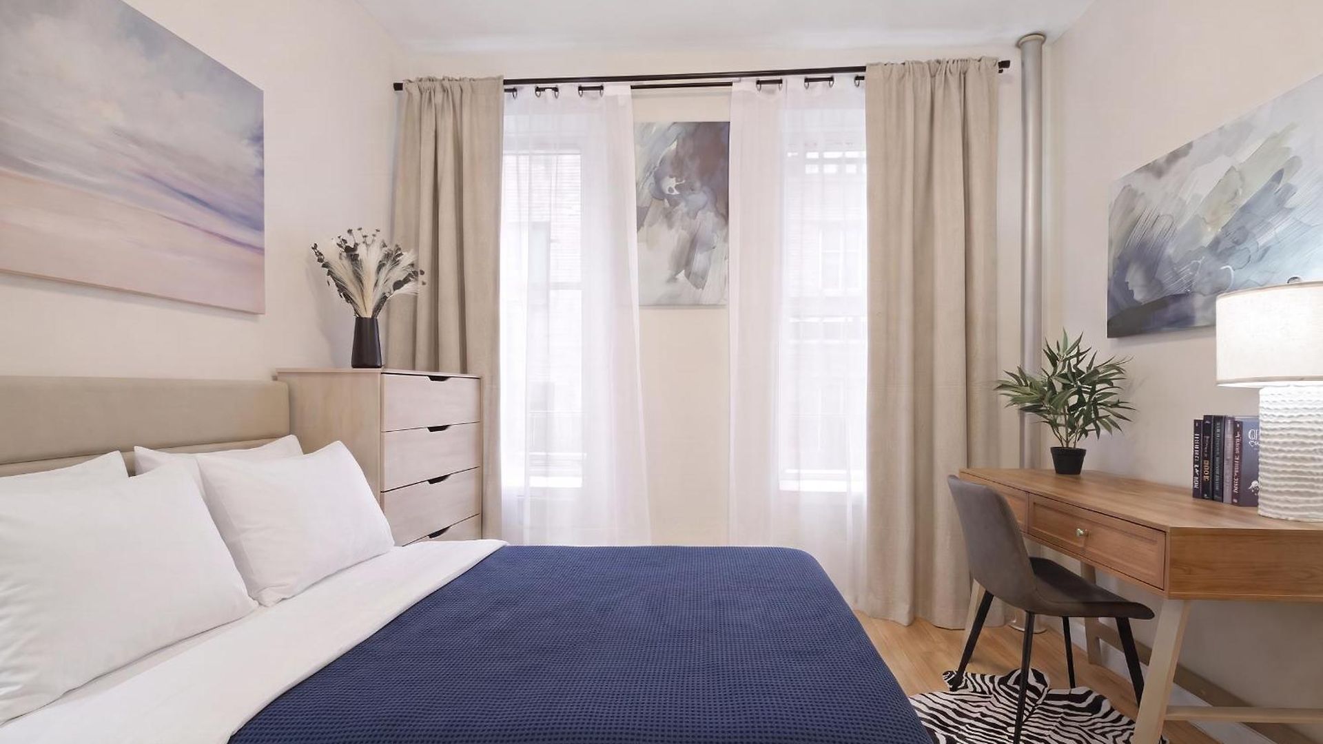 3 Bedroom Next To Park Apartment