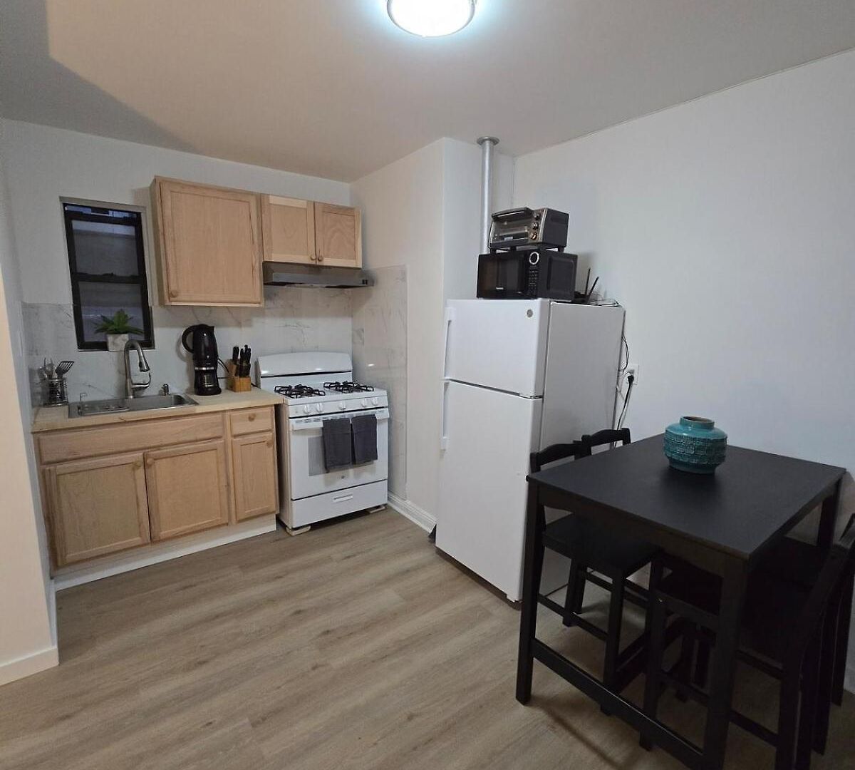 Apartment 2 Bedroom With Kitchen