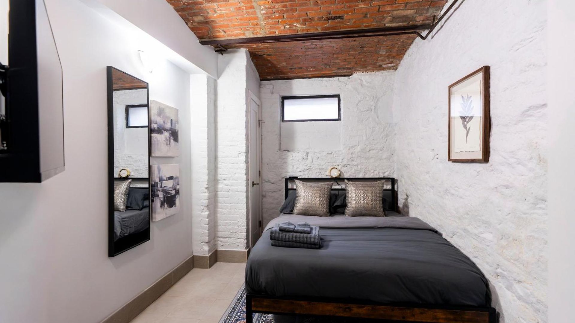 Apartment Park - 4 Bedroom With Self Check-in *
