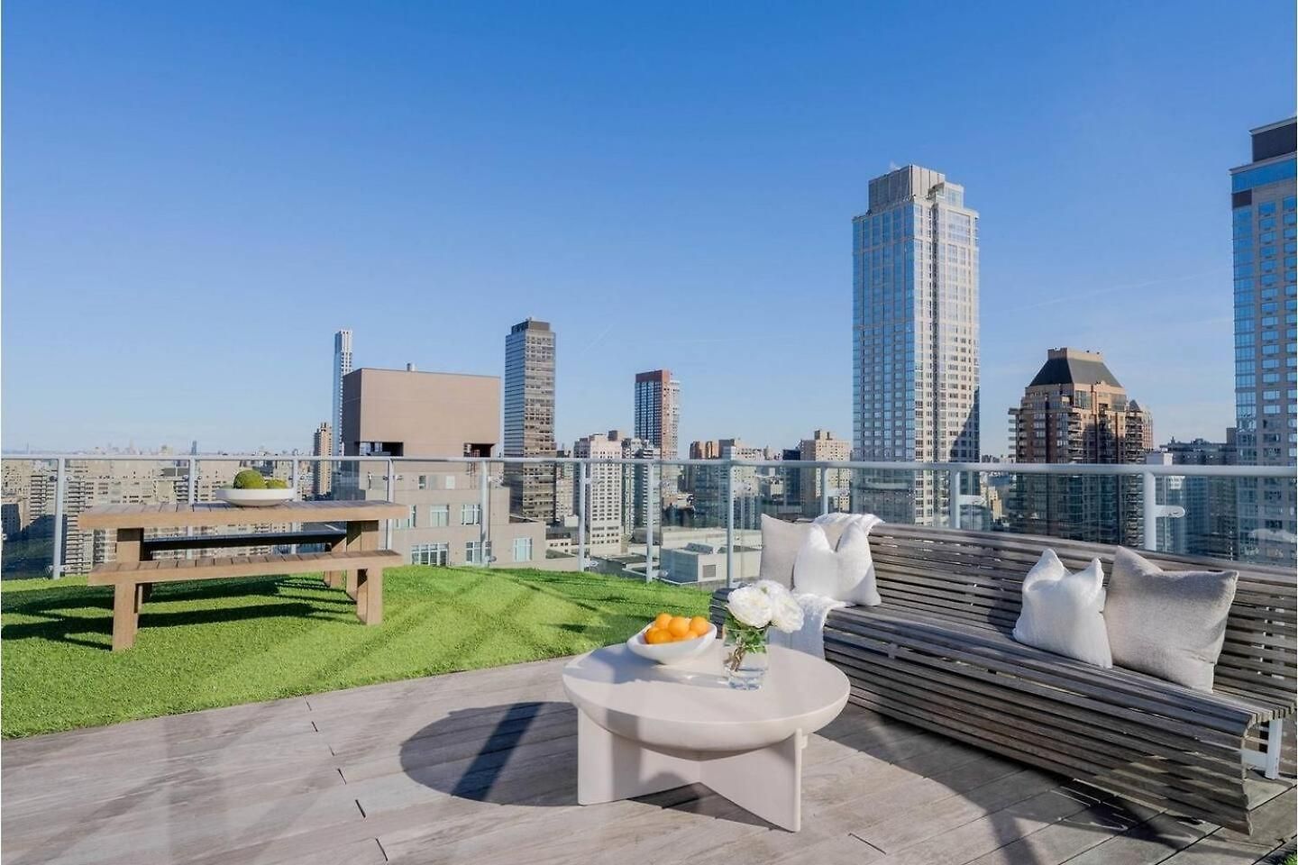 Luxury Penthouse With Panoramic Hudson River Views