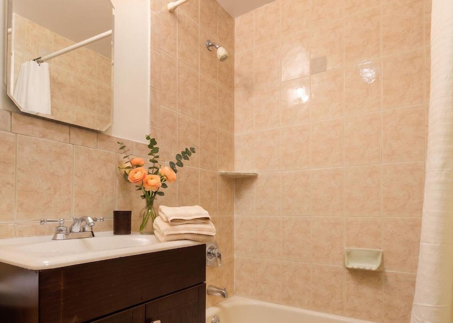 Apartment Stunning One Bedroom In Manhattan - 2nd Floor *