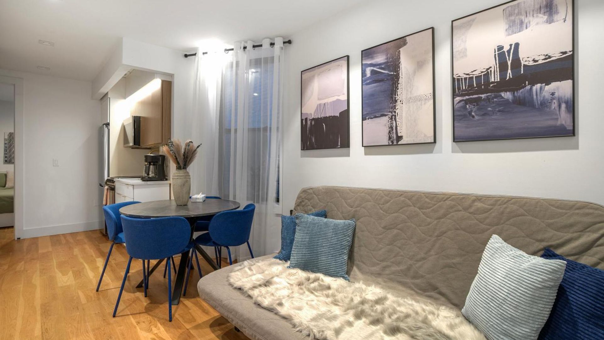 Apartment 2 Bedroom In Manhattan *