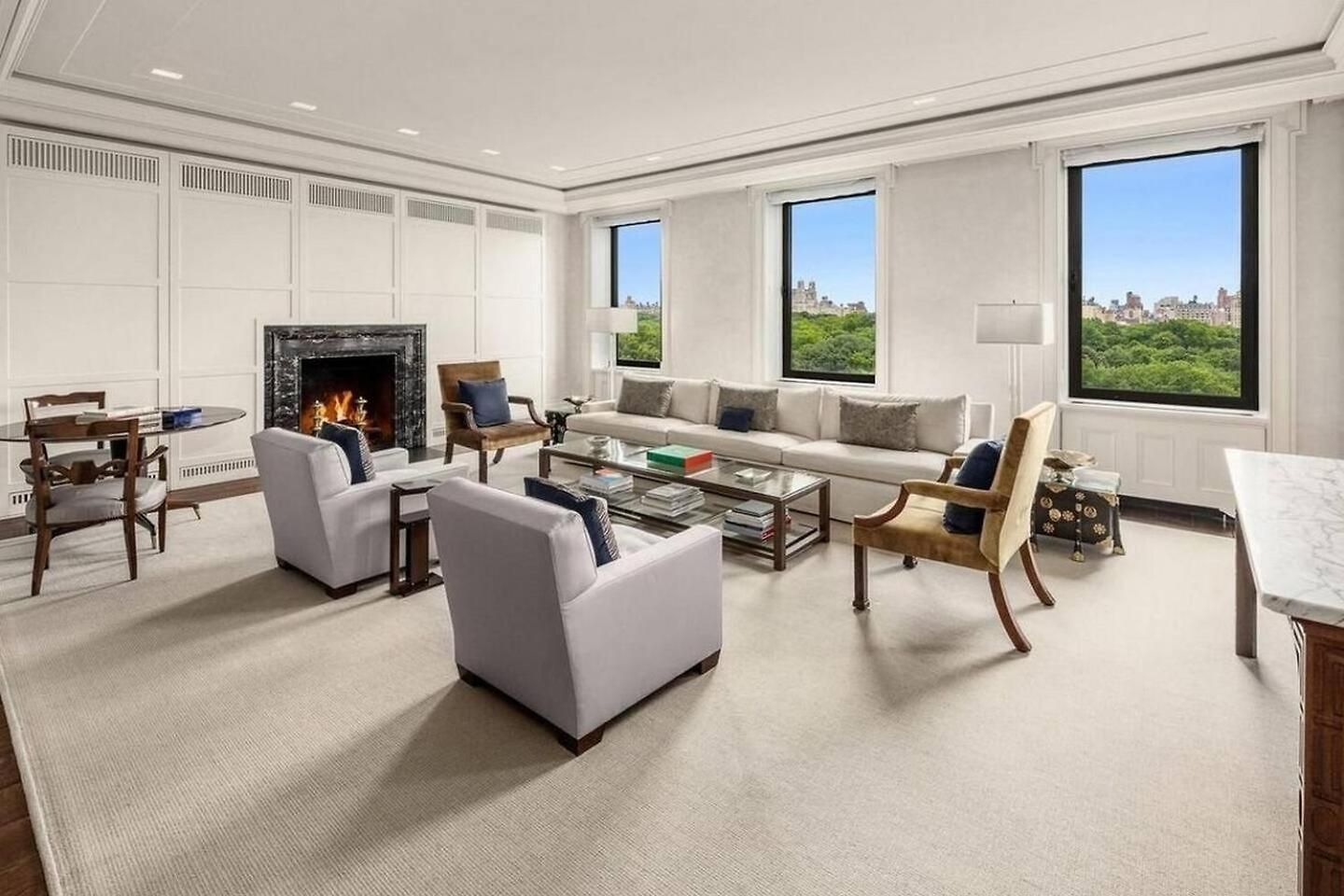 Ultra-luxury Fifth Avenue Apartment *